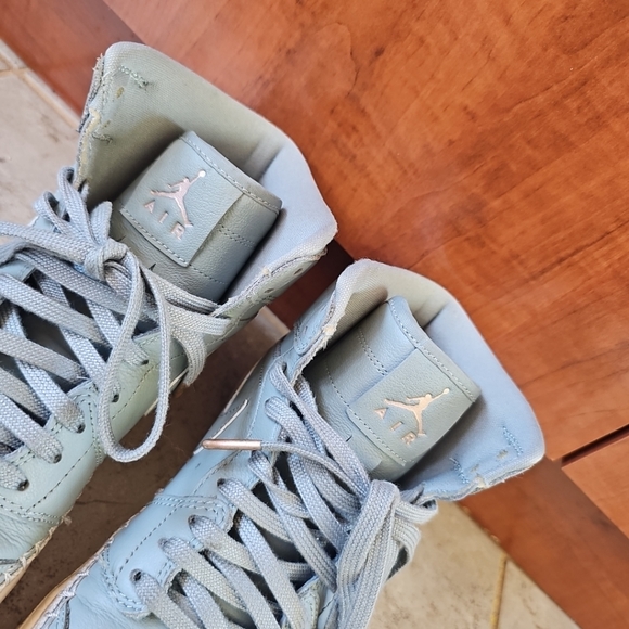 Jordan 1 Retro High Mica Green Women Size 9 - Picture 7 of 13